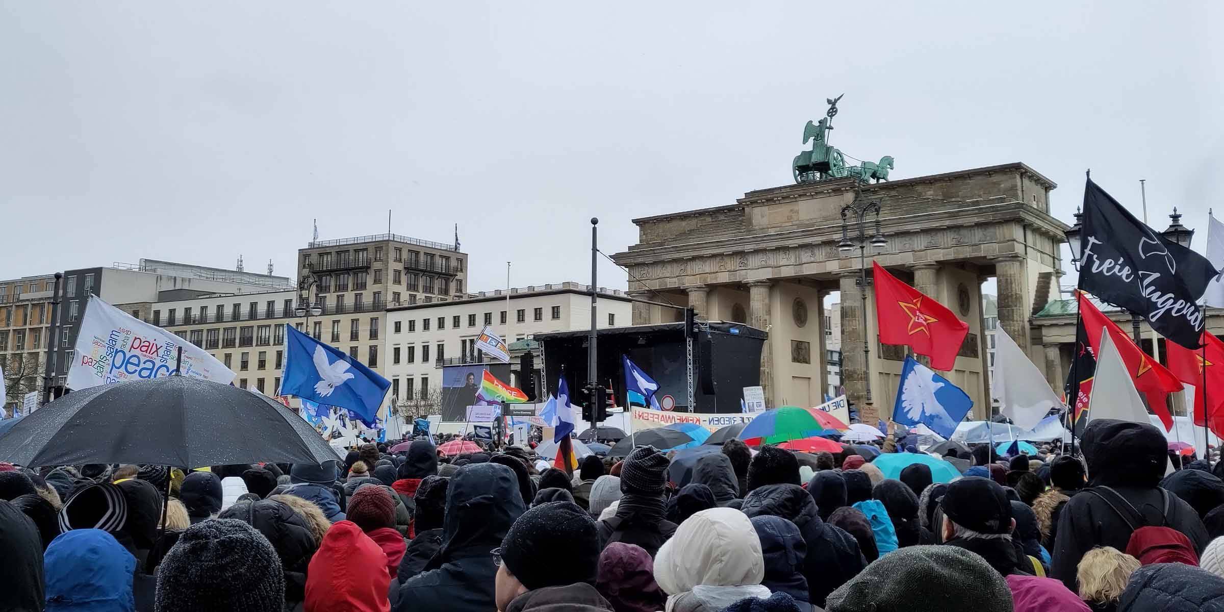 kundgebung_mit_buehne_ts80_in_berlin.jpg